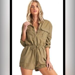 Billabong Button-Up Romper size large‎  green
